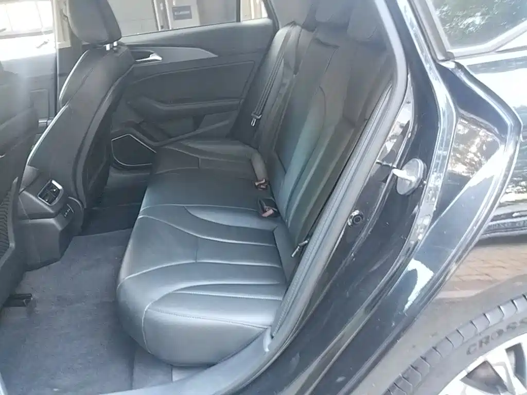 Hongqi Hongqi H5 — миниатюра 17