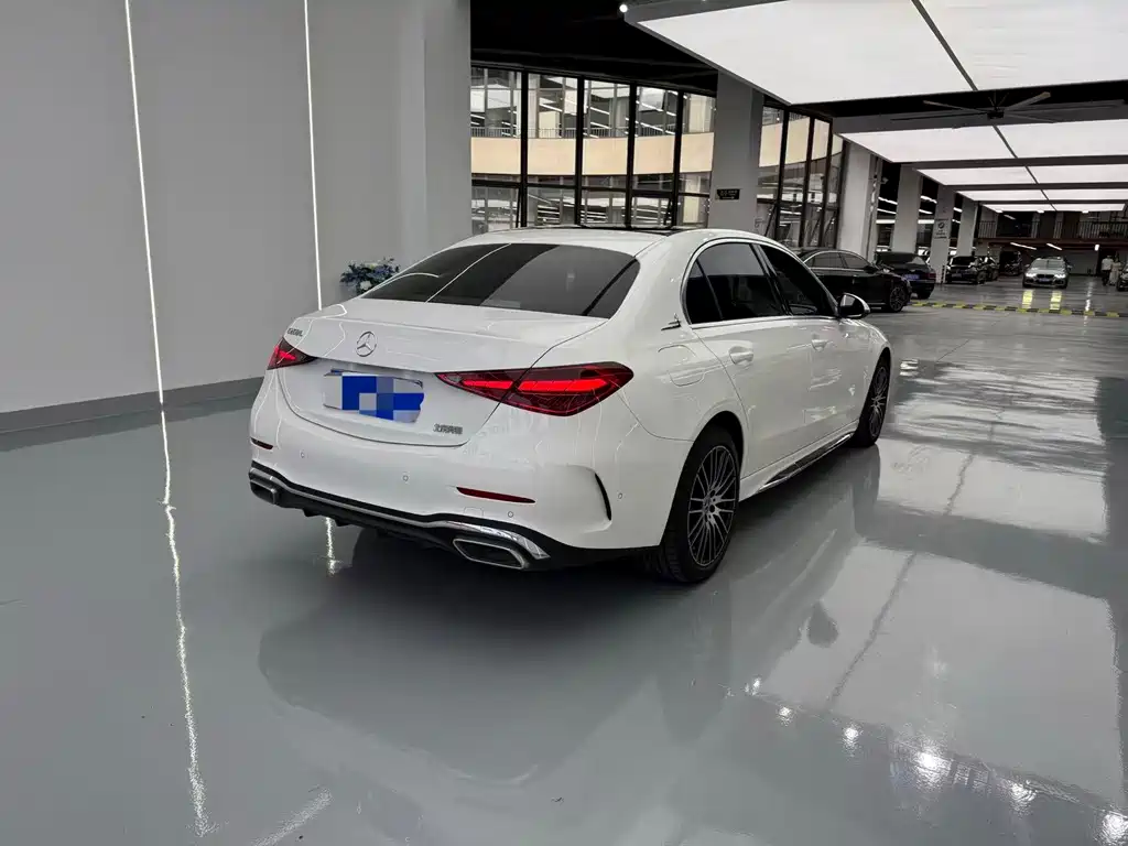 Mercedes-Benz C-Class — миниатюра 15