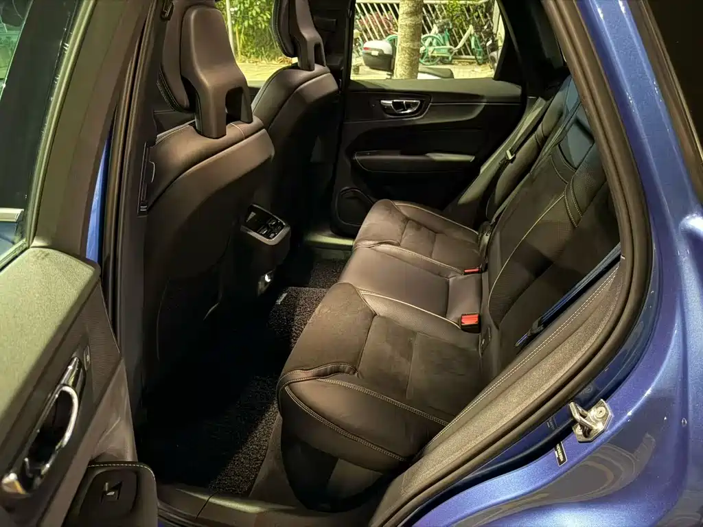VOLVO  XC60