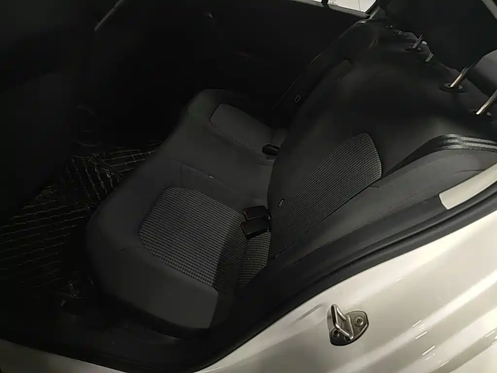 Volkswagen Santana — миниатюра 17