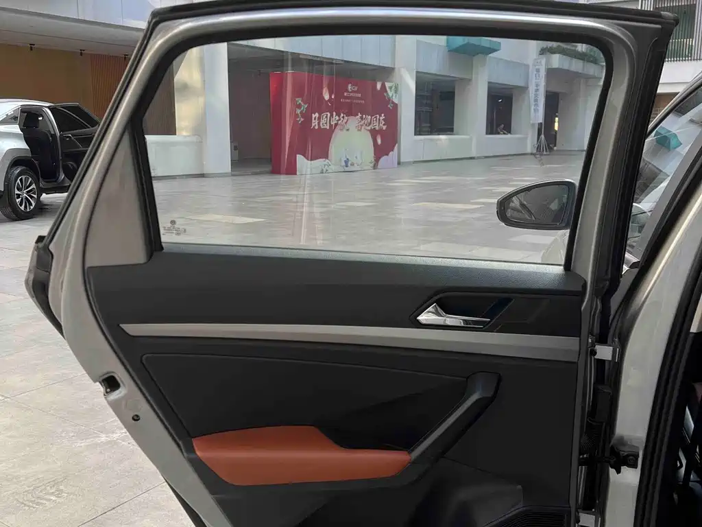 Volkswagen Lavida — миниатюра 19