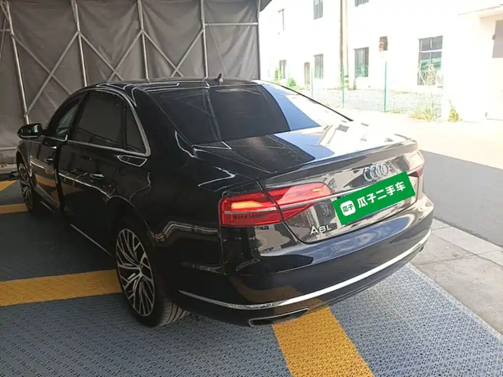 Audi A8 — миниатюра 5