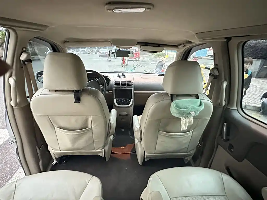 Buick GL8 — миниатюра 6
