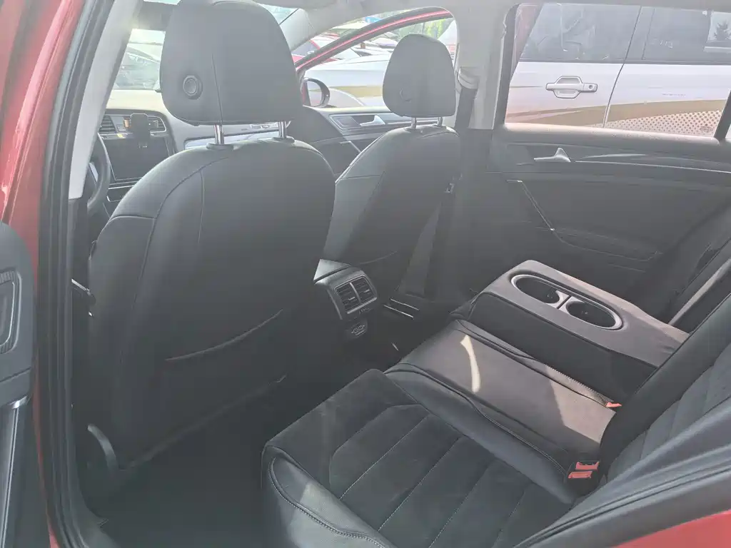 Volkswagen Golf — миниатюра 9
