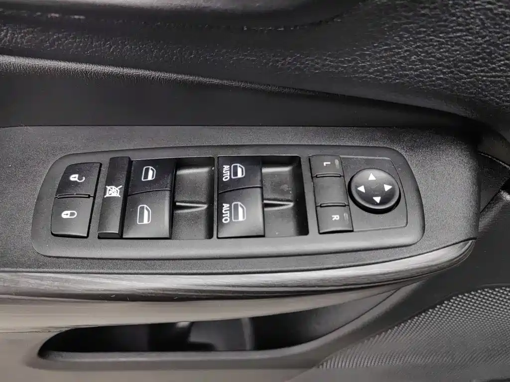 Jeep Cherokee — миниатюра 9