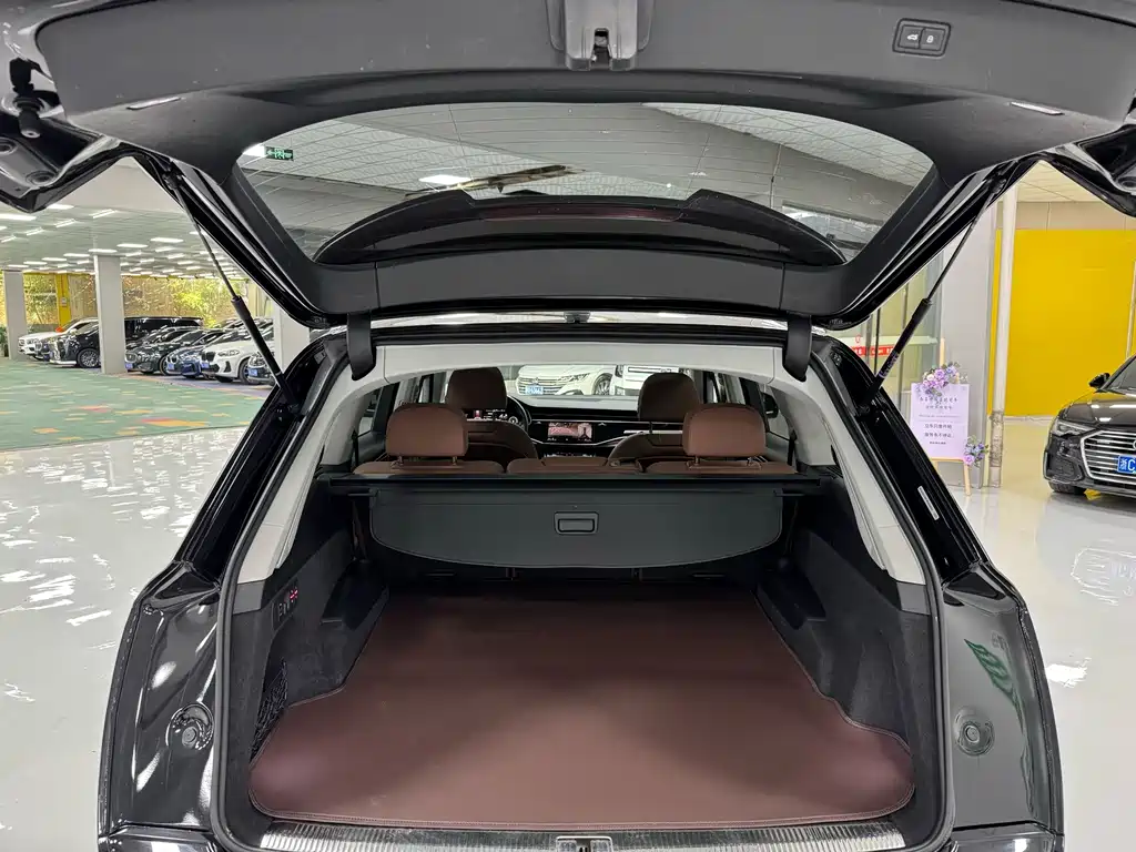 Audi Q7 — миниатюра 10