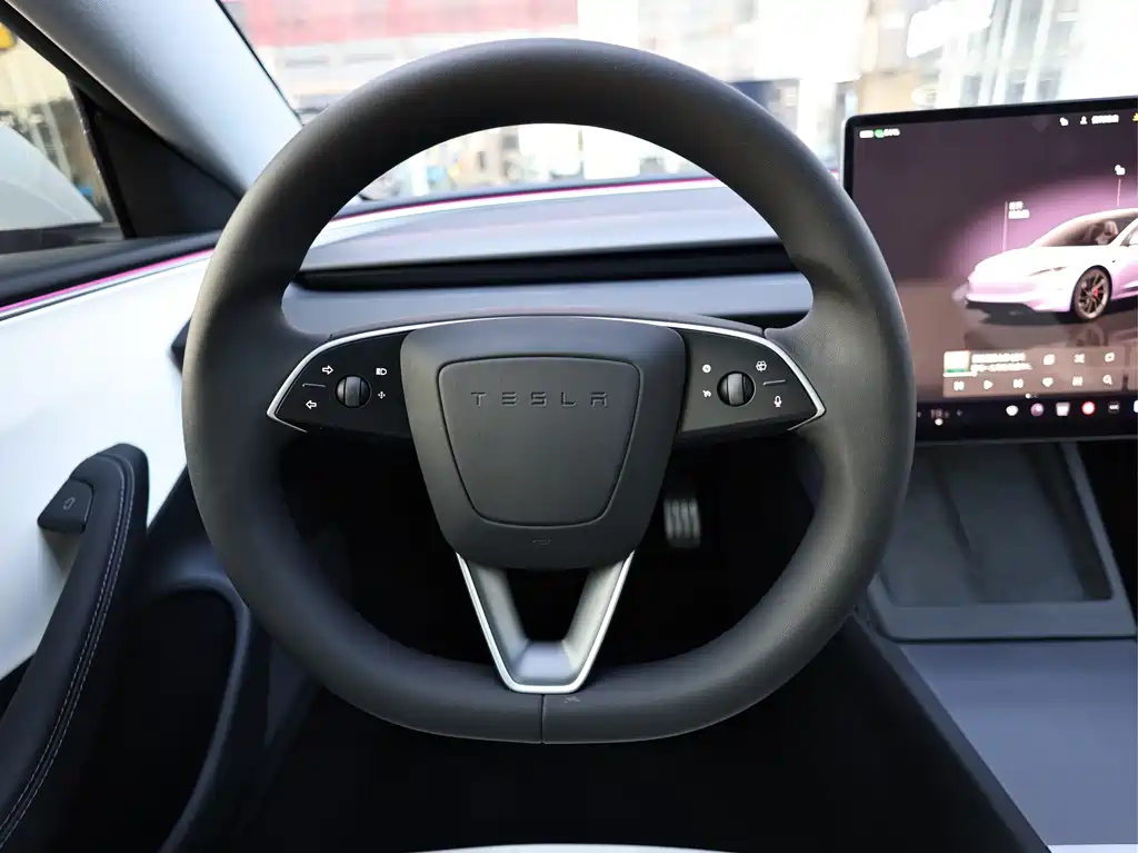 Tesla Model 3 — миниатюра 25