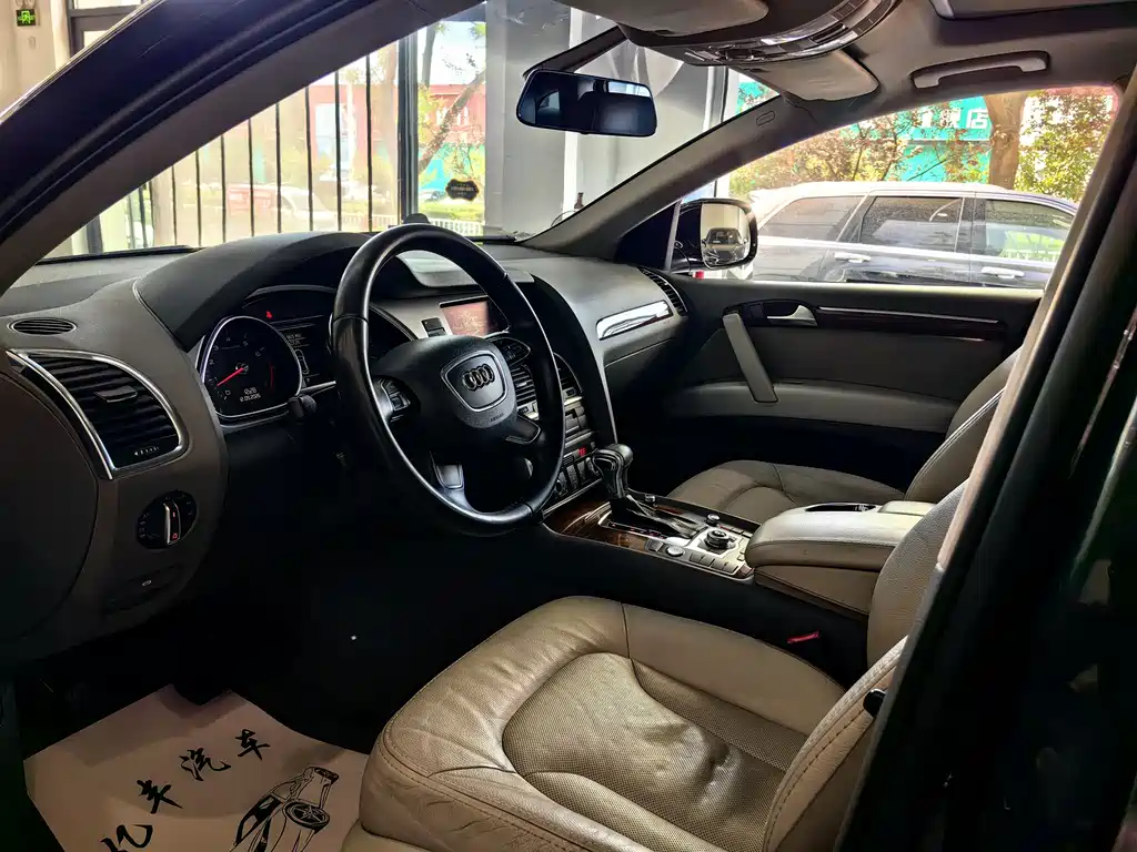 Audi Q7 — миниатюра 7
