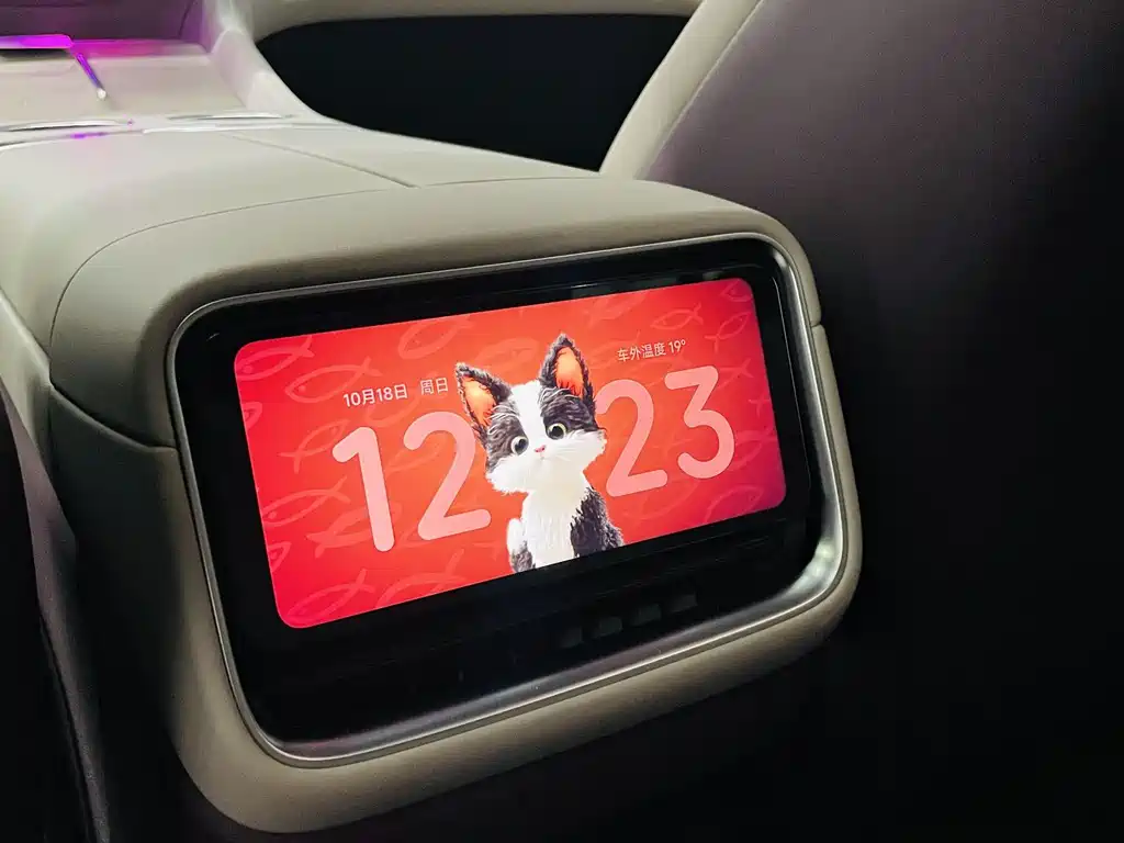 Xiaomi YU7 — миниатюра 15
