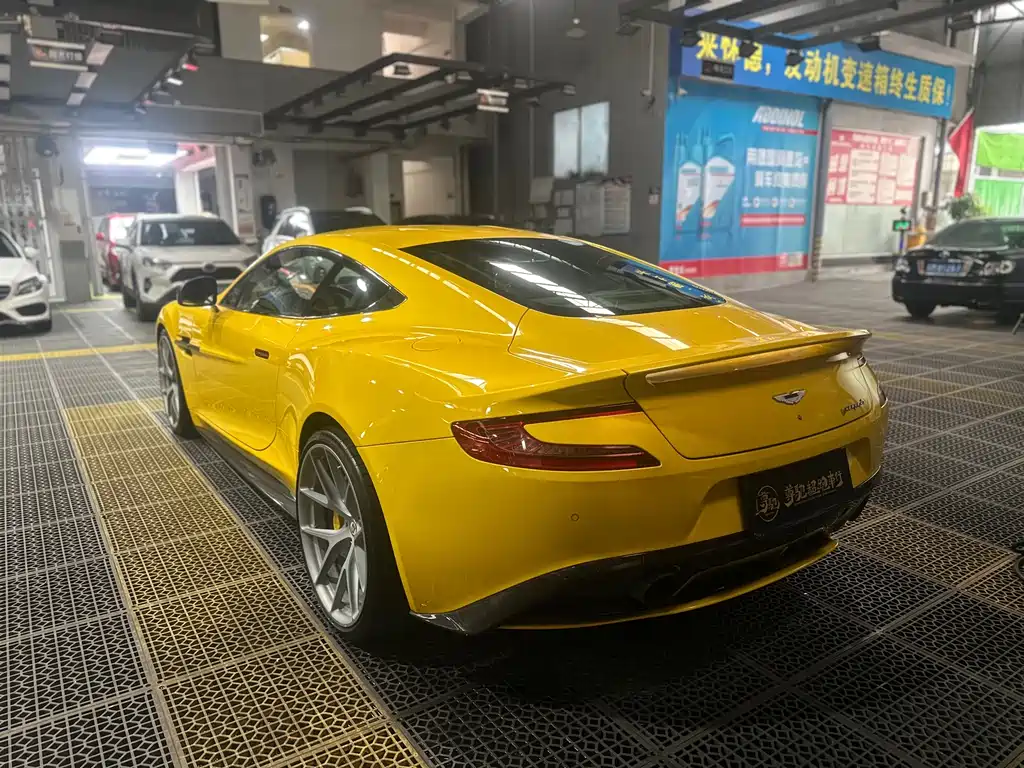 Aston Martin Vanquish 2013 6.0L