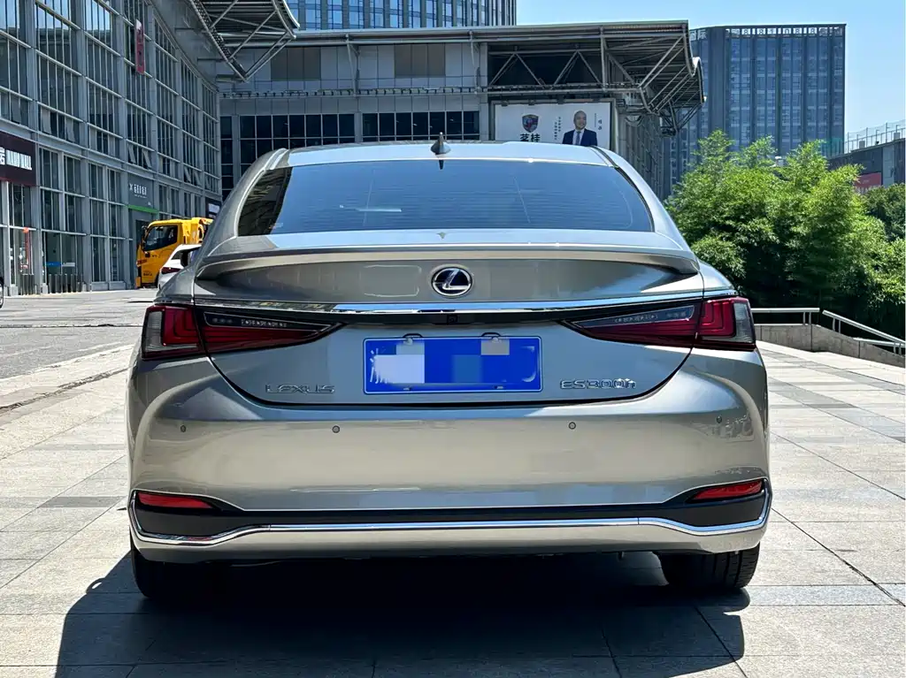Lexus ES 2020 300h Premium