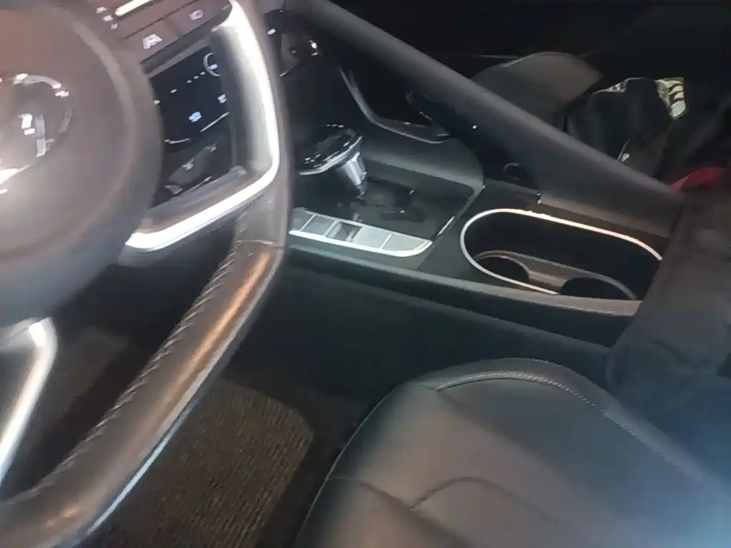 Hyundai Elantra — миниатюра 14