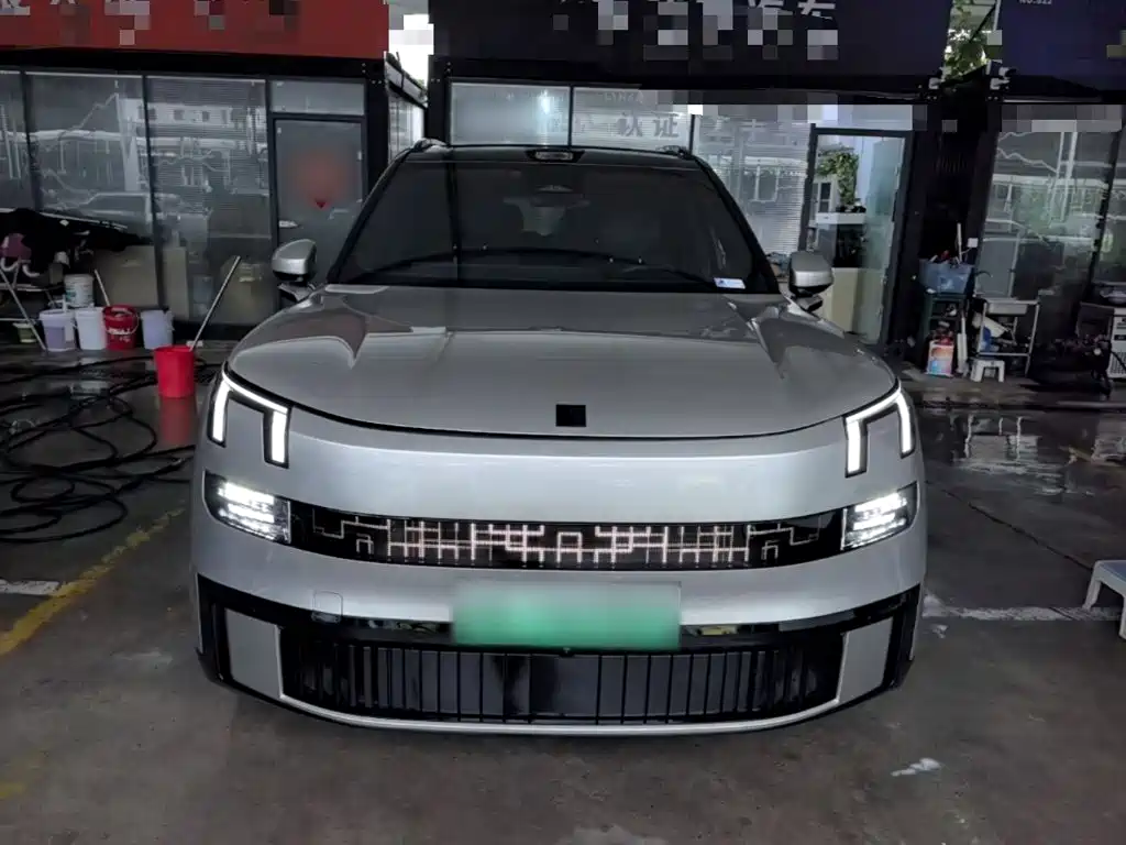 Lynk & Co 900 — миниатюра 3