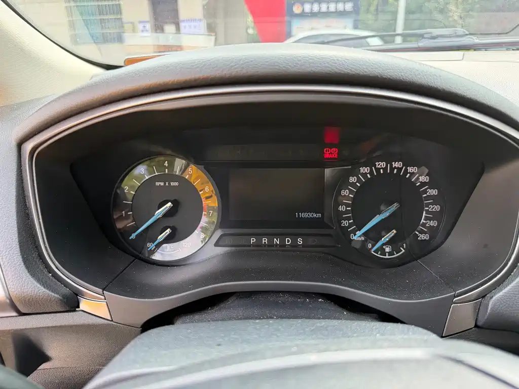 Ford Mondeo — миниатюра 6