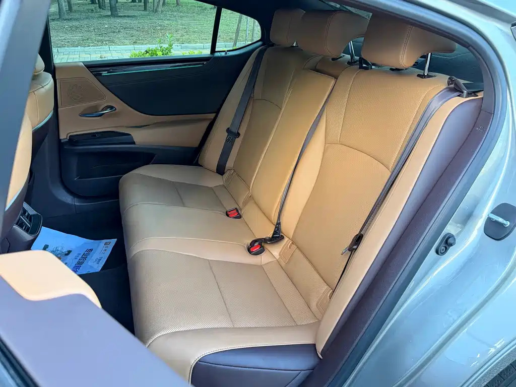 Lexus ES — миниатюра 20