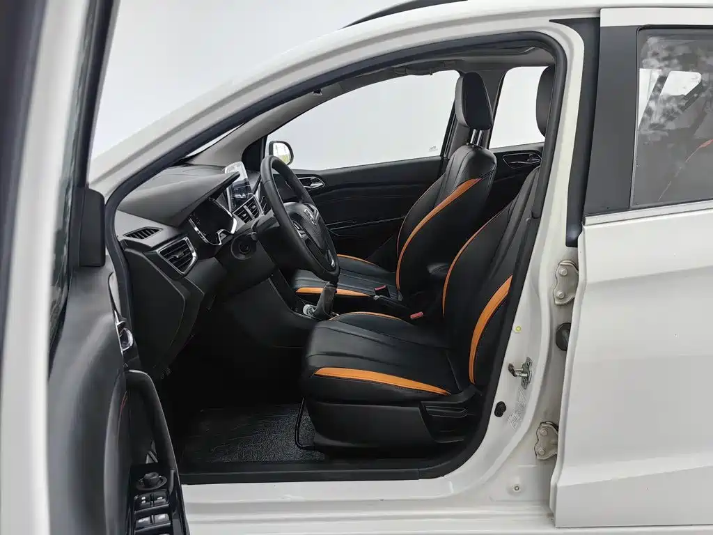 Baojun 310 — миниатюра 10