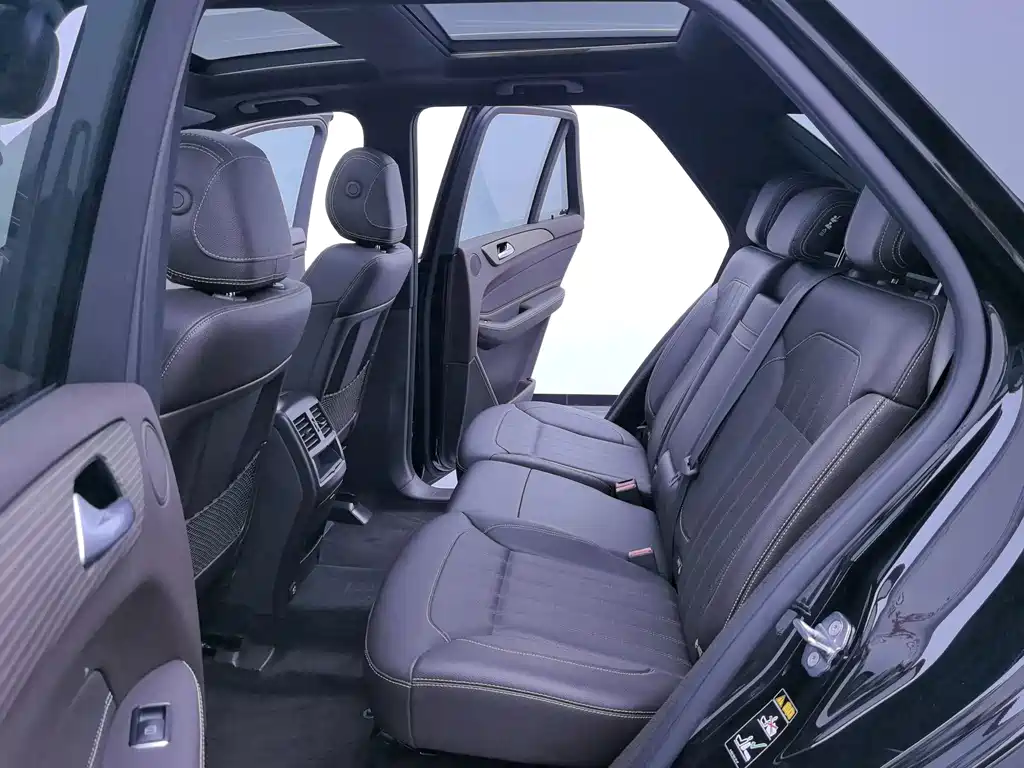 Mercedes-Benz GLE (Import) — миниатюра 13