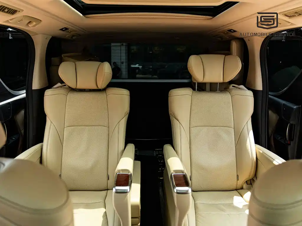Toyota Alphard — миниатюра 9