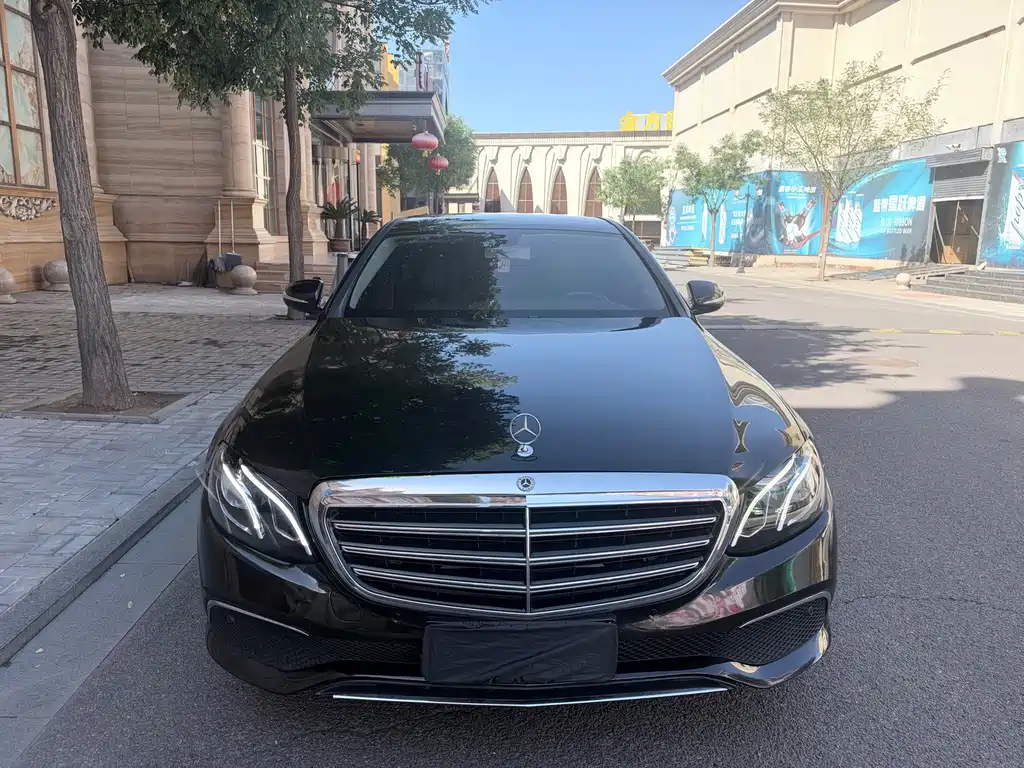 Mercedes-Benz E-Class — миниатюра 6