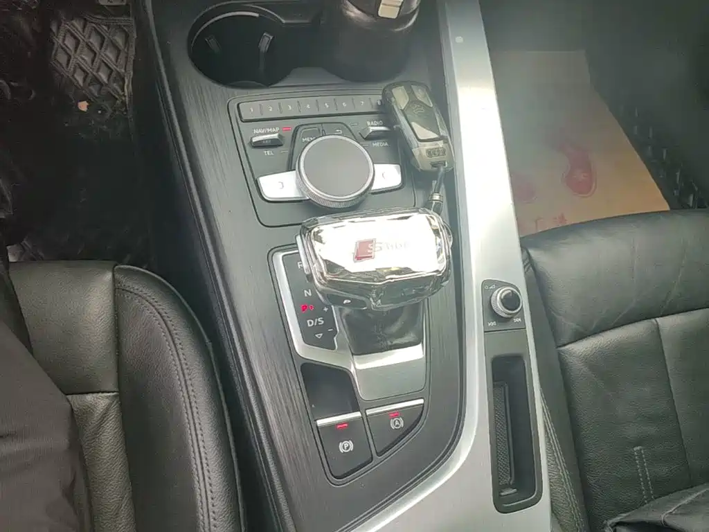 Audi A4L — миниатюра 14