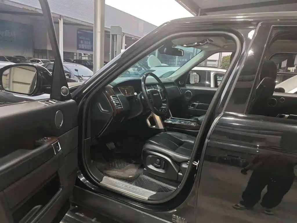 Land Rover Range Rover — миниатюра 5