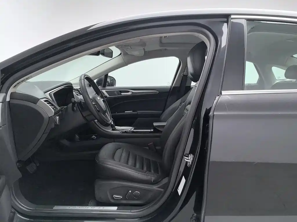 Ford Mondeo — миниатюра 10