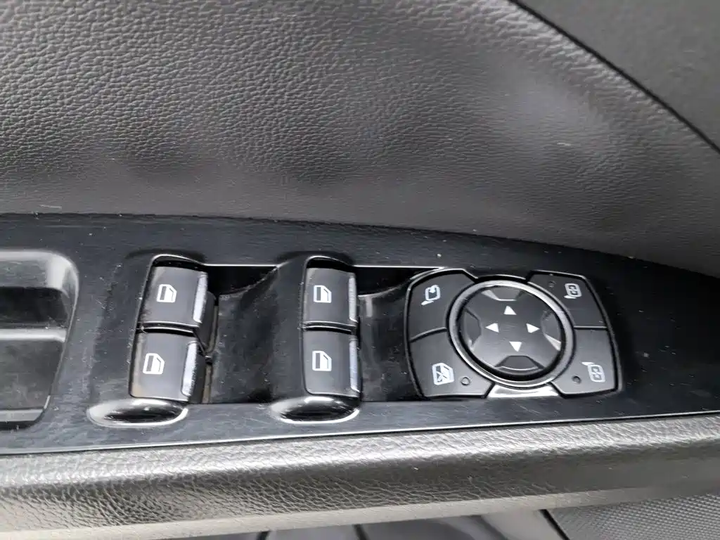 Ford Mondeo — миниатюра 9