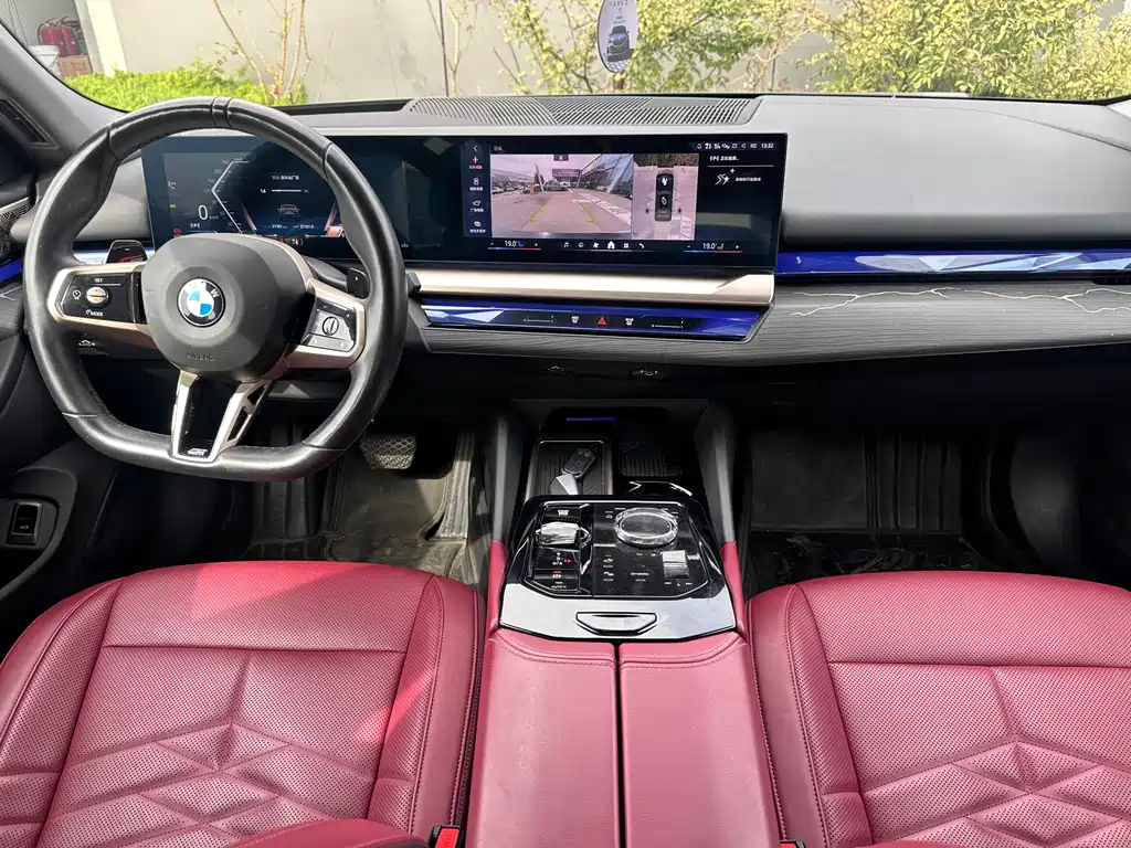 BMW 5 Series — миниатюра 7