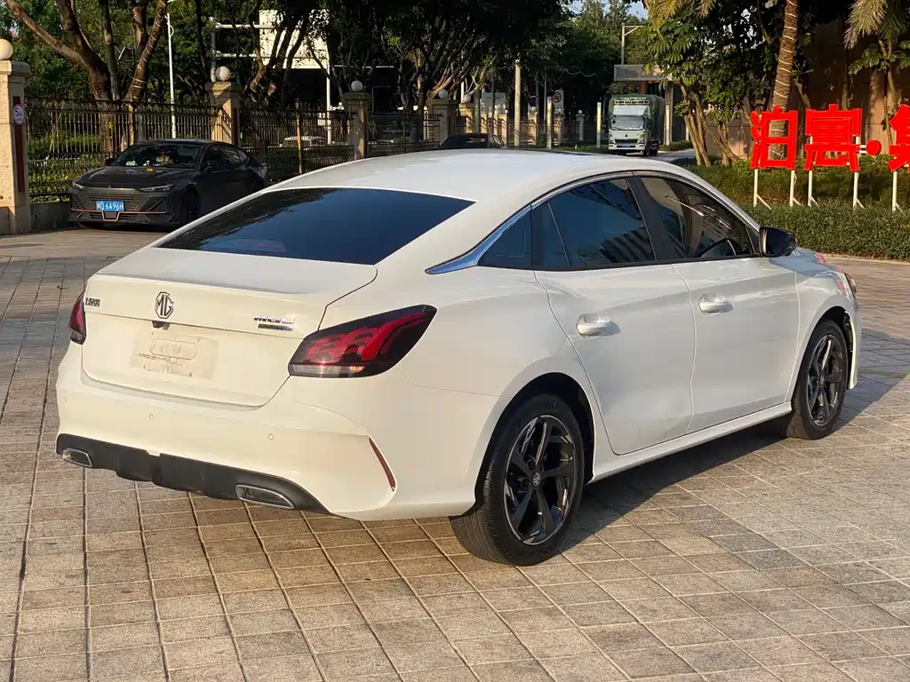 MG MG5 — миниатюра 7