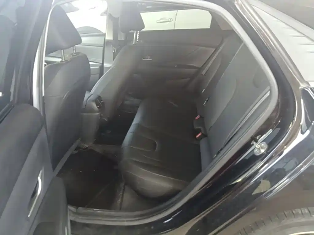 Hyundai Elantra — миниатюра 17