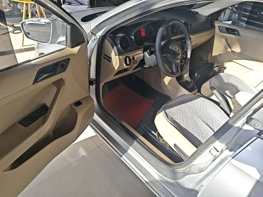 Volkswagen Jetta — миниатюра 16