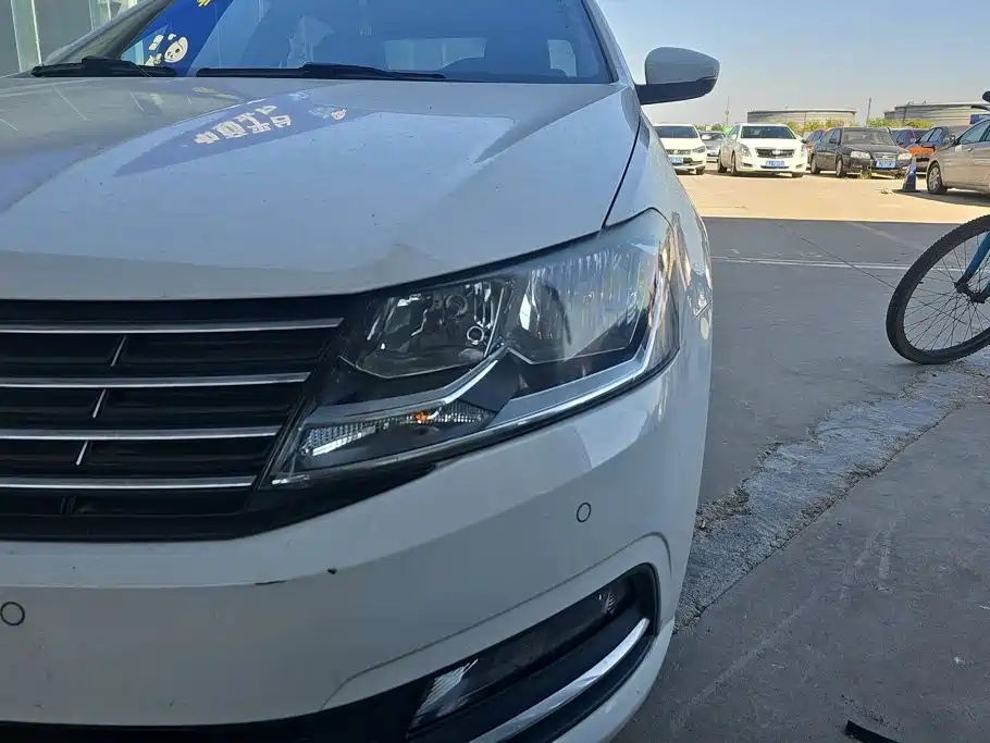 Volkswagen Lavida — миниатюра 5