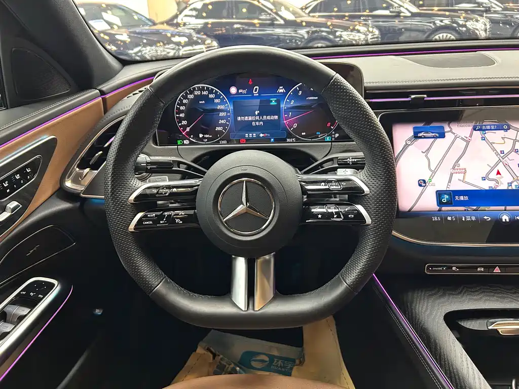 Mercedes-Benz E-Class — миниатюра 16