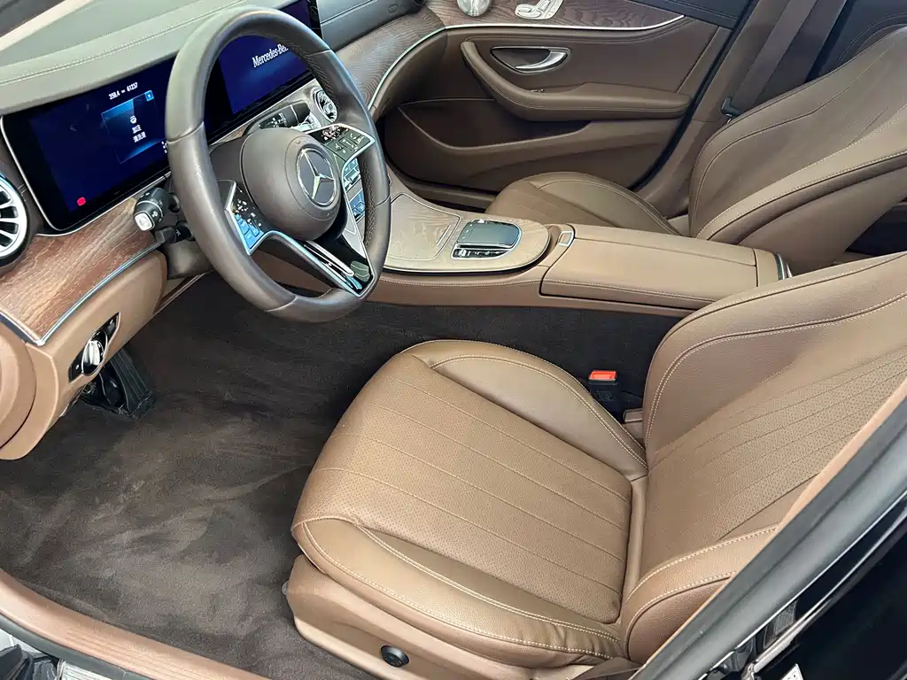 Mercedes-Benz E-Class — миниатюра 10