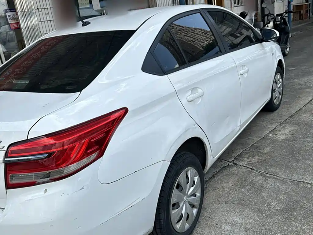 Toyota Yaris L — миниатюра 25