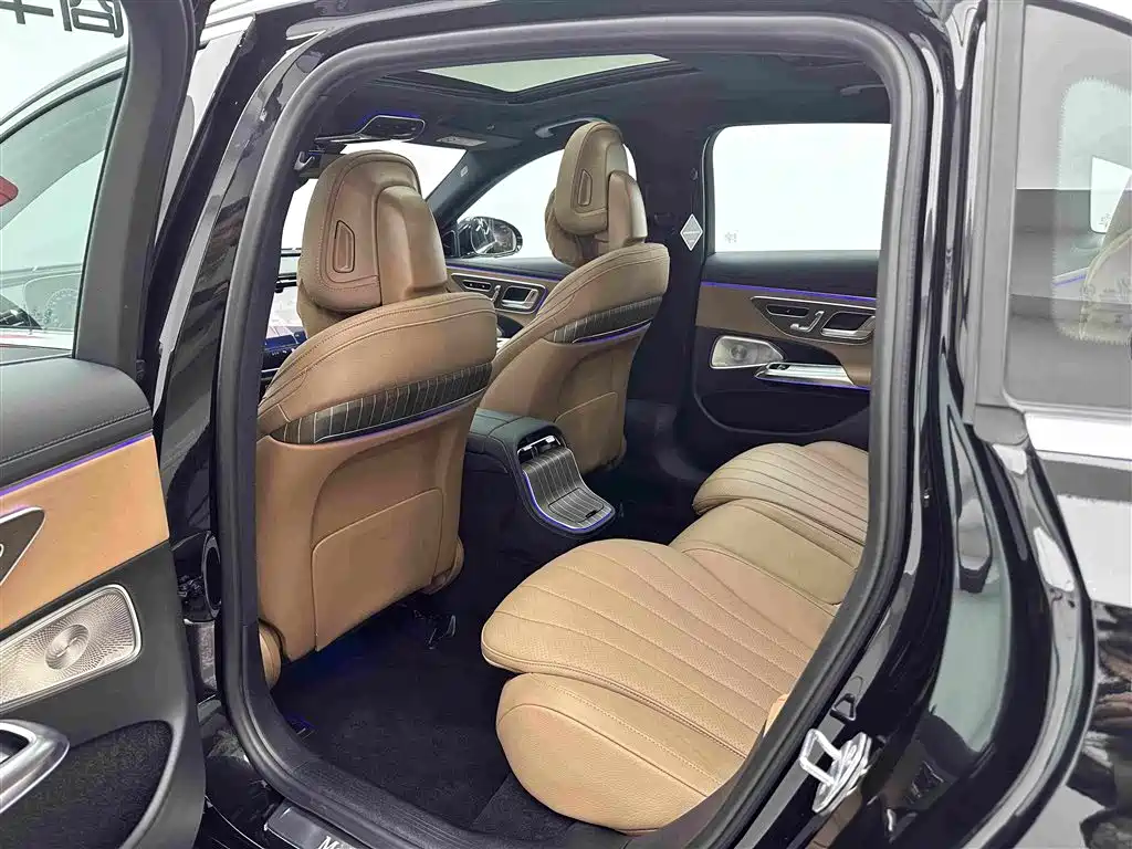 Mercedes-Benz E-Class — миниатюра 20