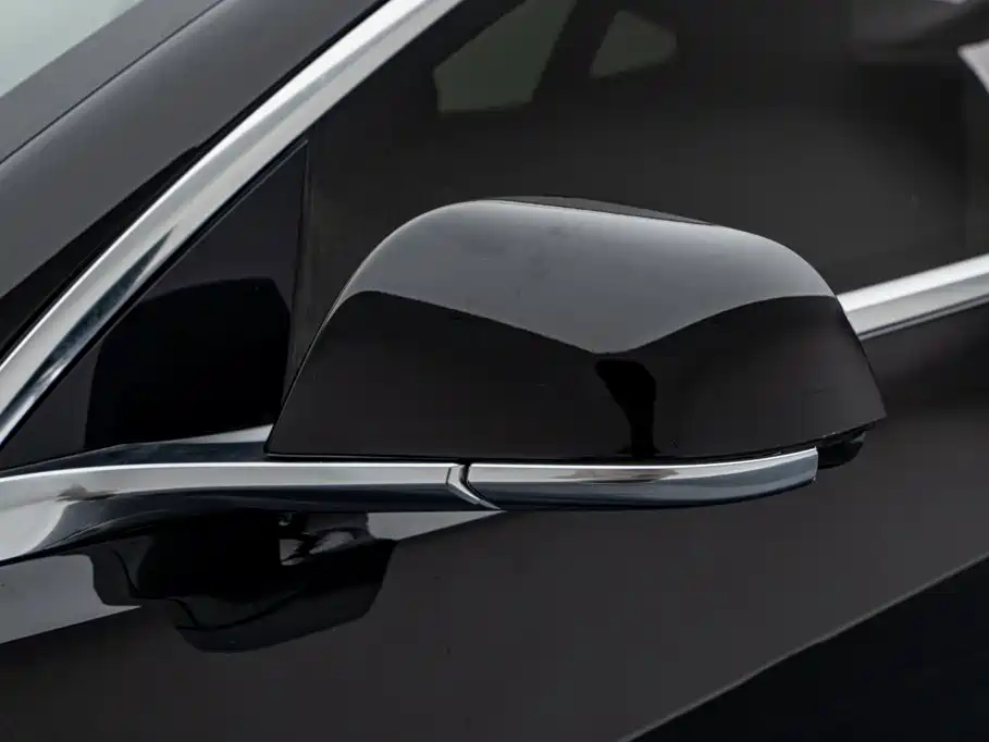 Tesla Model 3 — миниатюра 21