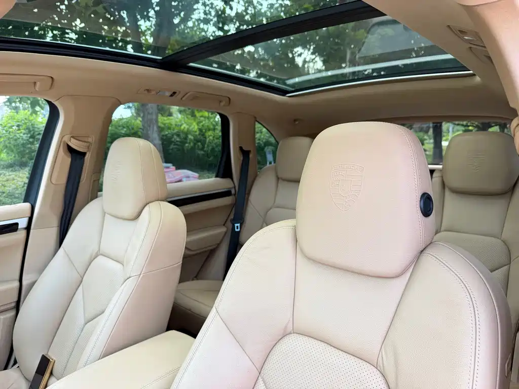 Porsche Cayenne — миниатюра 20