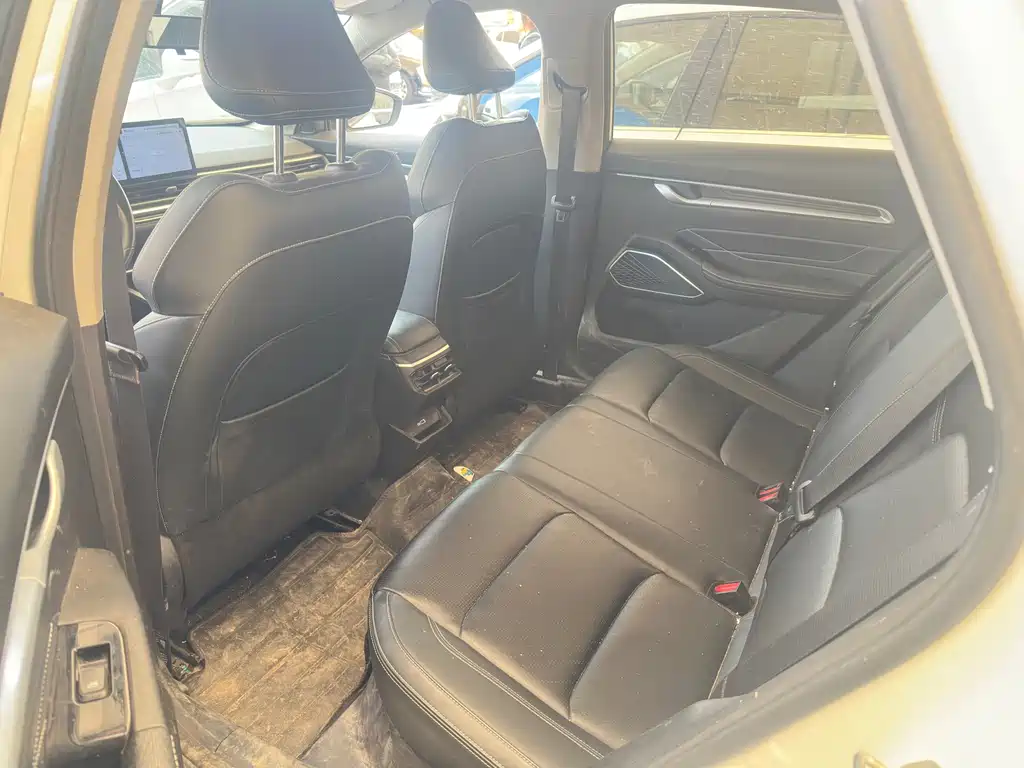 Geely Emgrand — миниатюра 10
