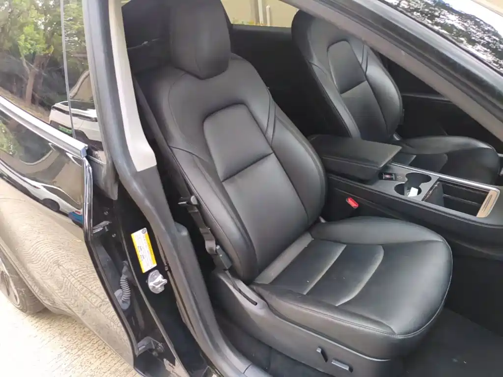 Tesla Model Y — миниатюра 25