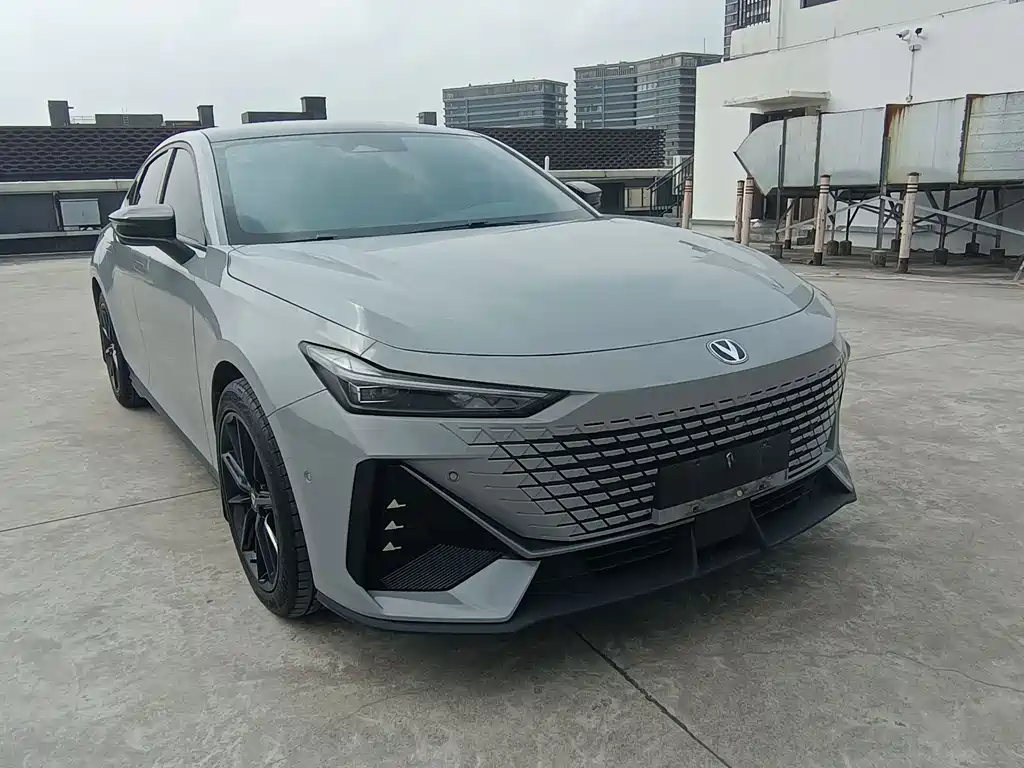 Changan UNI-V 2022 1.5T Sport