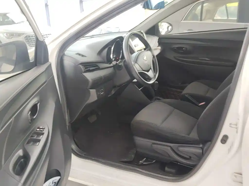 Toyota Vios FS — миниатюра 16