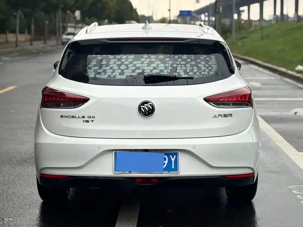 Buick Excelle — миниатюра 9