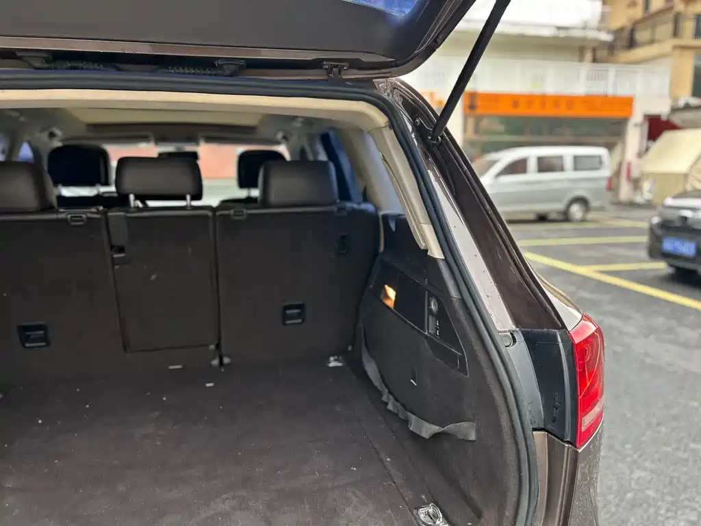 Volkswagen Touareg — миниатюра 39