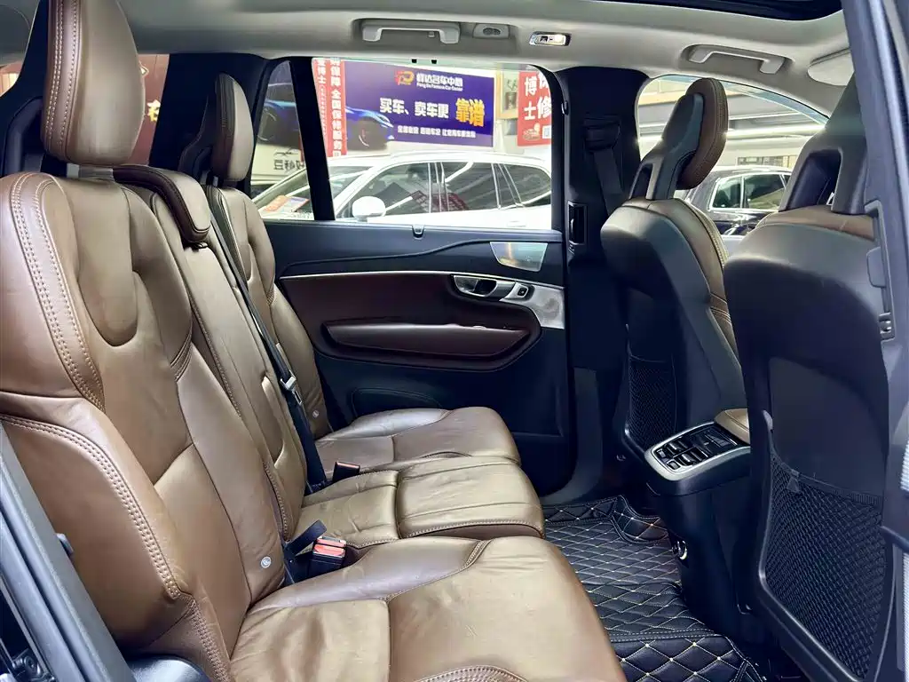 Volvo XC90 — миниатюра 17