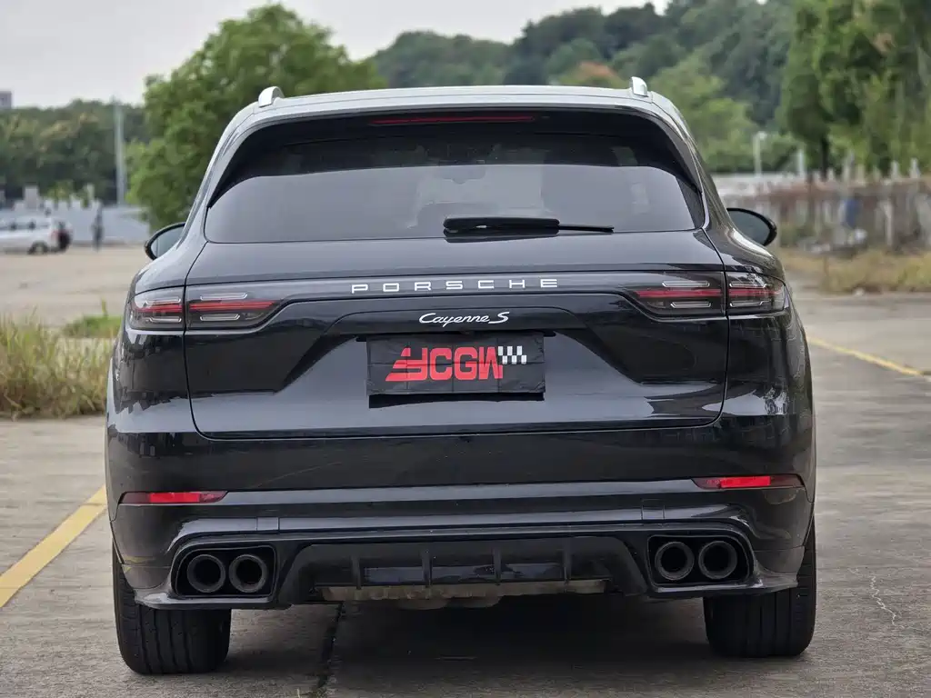 Porsche Cayenne — миниатюра 13