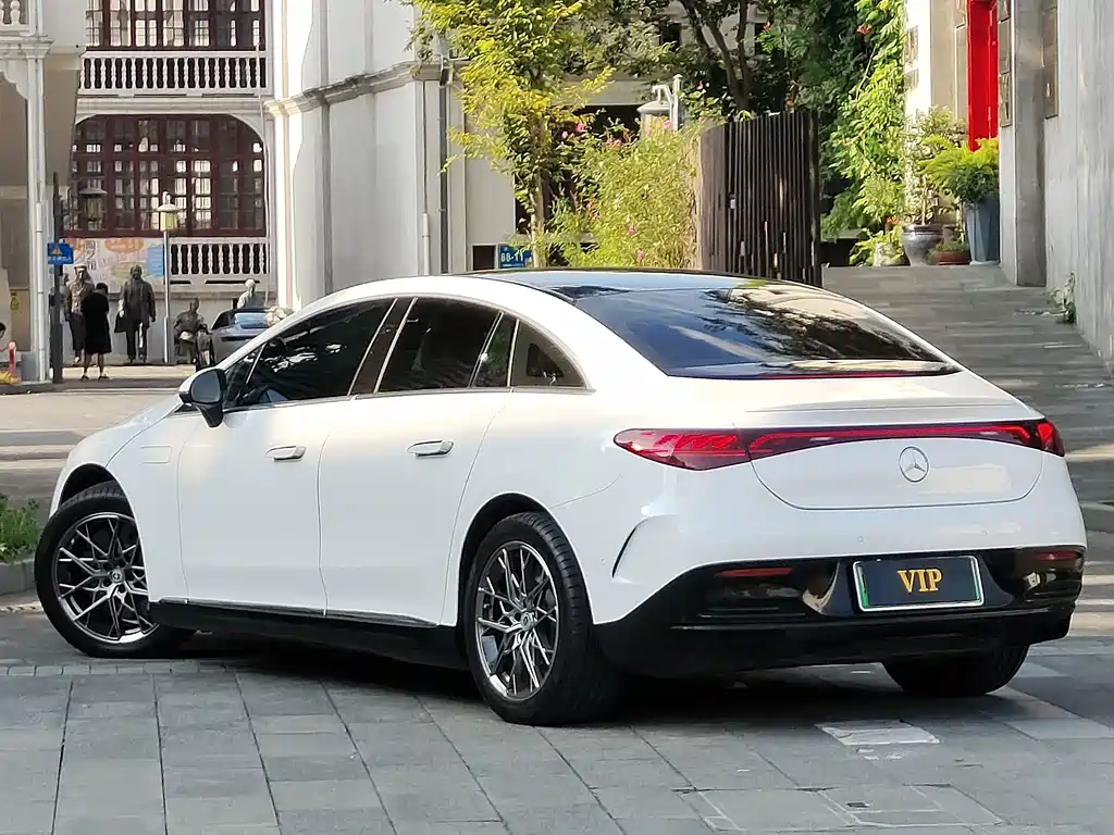 Mercedes-Benz EQE — миниатюра 3