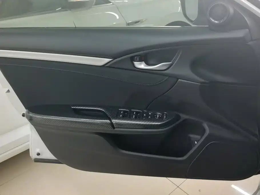 Honda Civic — миниатюра 7