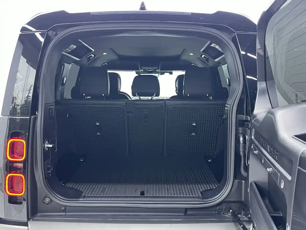 Land Rover Defender — миниатюра 21
