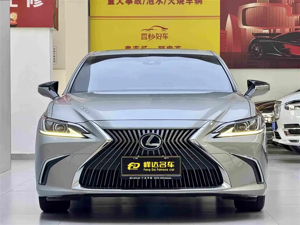 Lexus ES — миниатюра 2